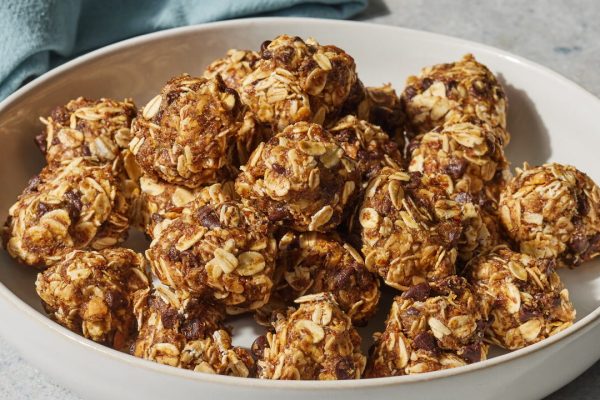 Almond Butter and Chia Energy Bites